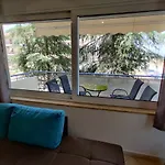 Quiet Luxury Near Center And Port *