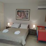 Quiet Luxury Near Center And Port Апартаменты