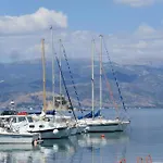 Quiet Luxury Near Center And Port Апартаменты