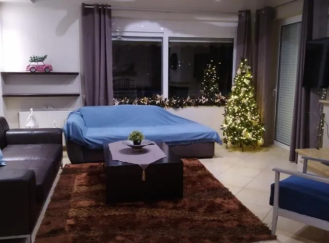 Quiet Luxury Near Center And Port