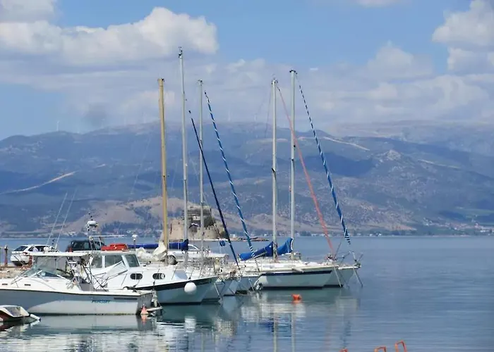 Quiet Luxury Near Center And Port شقة