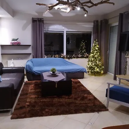 Quiet Luxury Near Center And Port