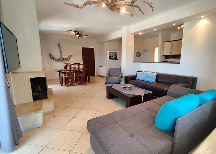 Quiet Luxury Near Center And Port Апартаменты