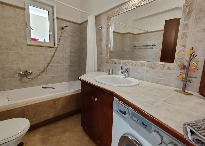 Quiet Luxury Near Center And Port Nauplion